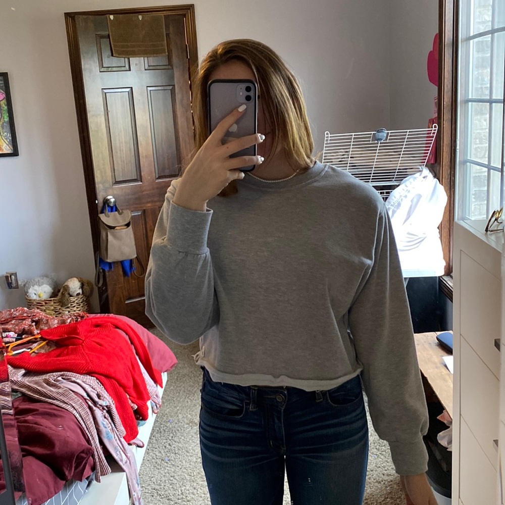 Cropped crew neck